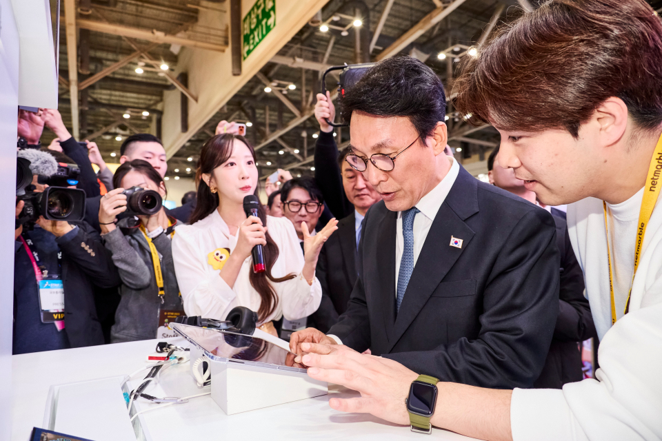지스타 2025 현장에 직접 방문한 김민석 국무총리./지스타 조직위원회