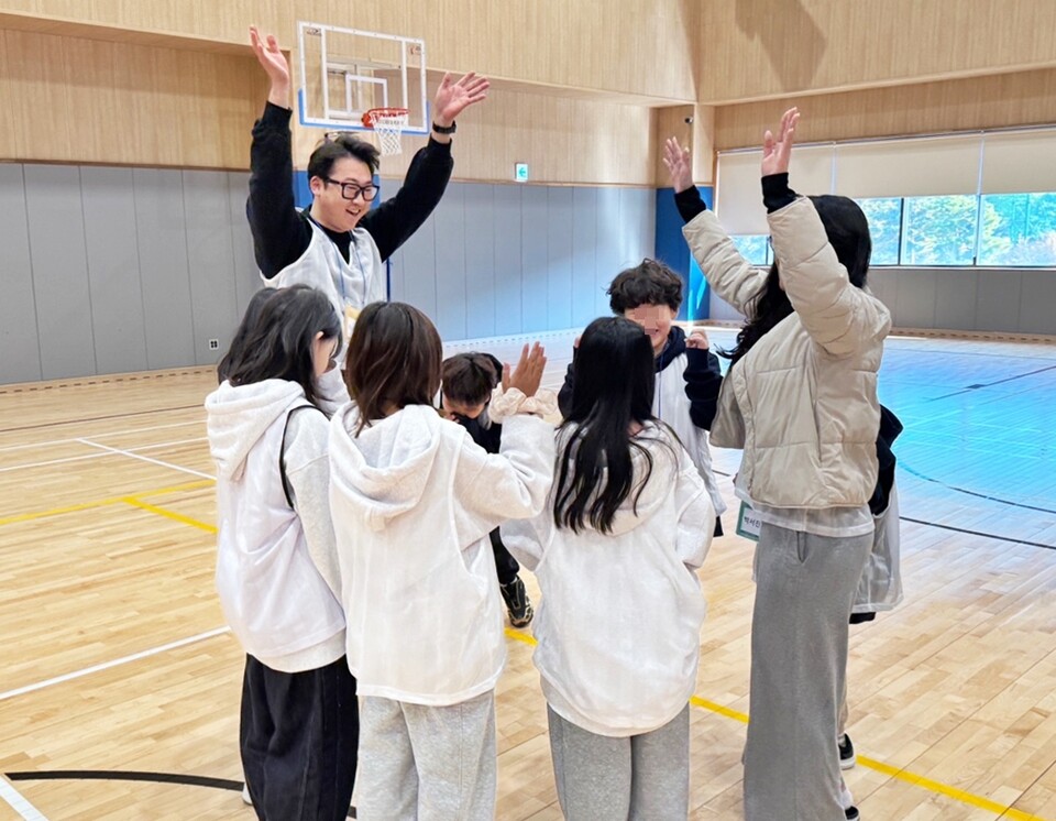 2025 스포츠드림데이 행사에 참여한 관계자와 아이들. /한국스포츠레저 제공