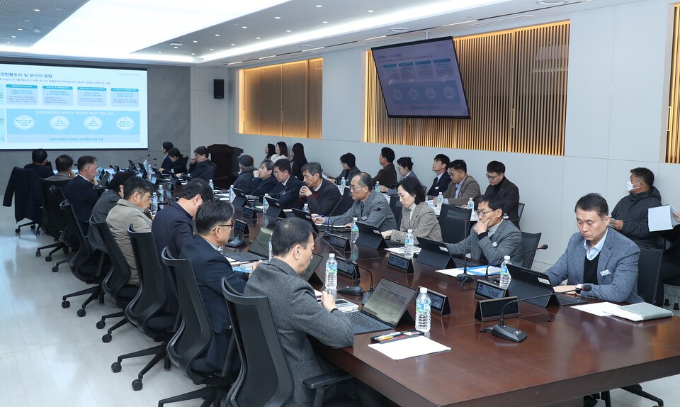 평택시(시장 정장선)는 18일 시청 도시정책회의실에서 ‘평택시 경관계획 재정비 용역 착수보고회’를 열고, 2040년 인구 100만 도시를 준비하기 위한 미래 경관 전략 수립에 본격 착수했다고 밝혔다./ 평택시 제공