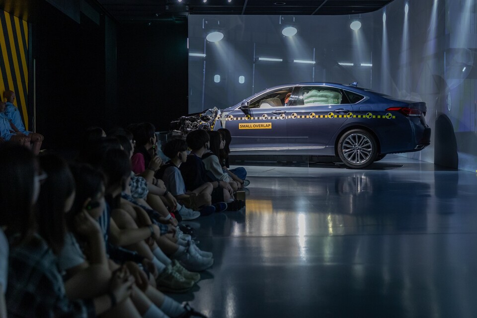 올해 1학기 미래모빌리티학교 참가 초등학생 대상으로 진행한 현대 모터스튜디오 고양 현장체험학습의 모습./현대자동차