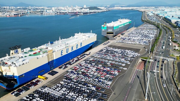 현대차 울산 수출선적부두 및 공장전경./ 현대자동차