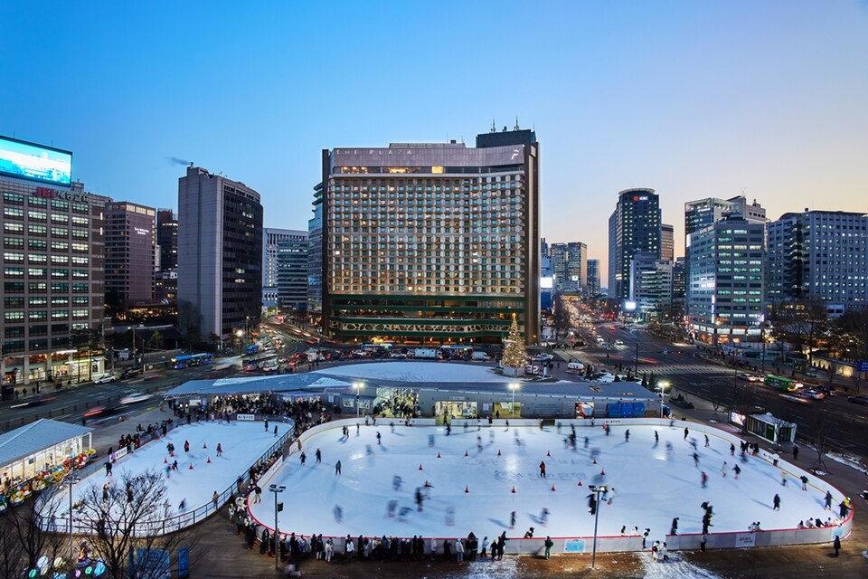 서울 광장 스케이트장 전경. /한화호텔앤드리조트 제공