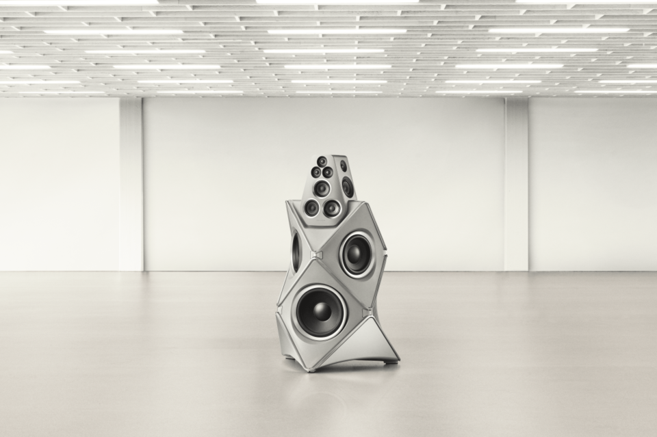 뱅앤올룹슨이 브랜드 100주년을 기념해 플래그십 스피커를 새롭게 재해석한 베오랩 90 타이탄 에디션을 공개한다./뱅앤올룹슨