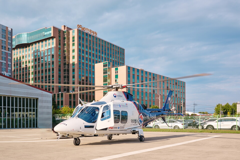 안동병원 전경과 탁터헬기 .사진=안동병원 제공