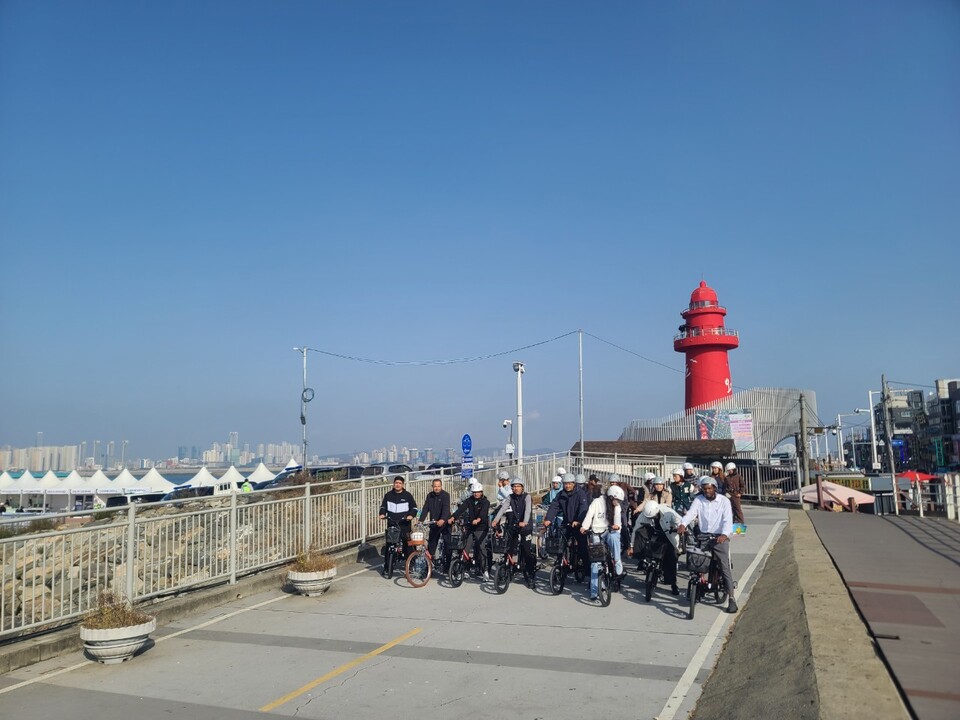 시흥시(시장 임병택)는 오는 11월 22일, 서울역에서 개인용 자전거를 전세열차에 실어 시흥 자전거길 코스로 이동하는 특별 라이딩 투어를 진행한다./ 시흥시 제공