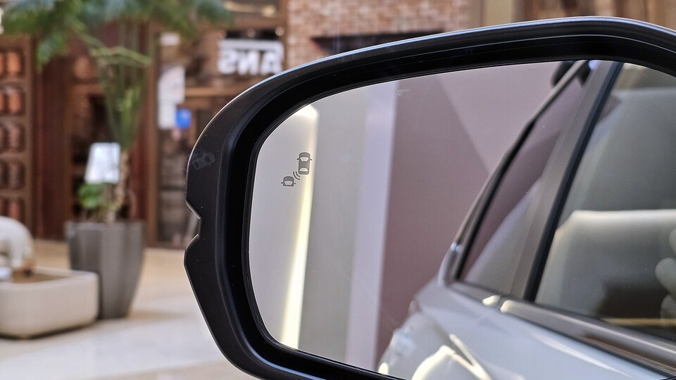 혼다 '뉴 CR-V 하이브리드'의 '후측방 경보 시스템(BSI)'의 모습./곽호준 기자