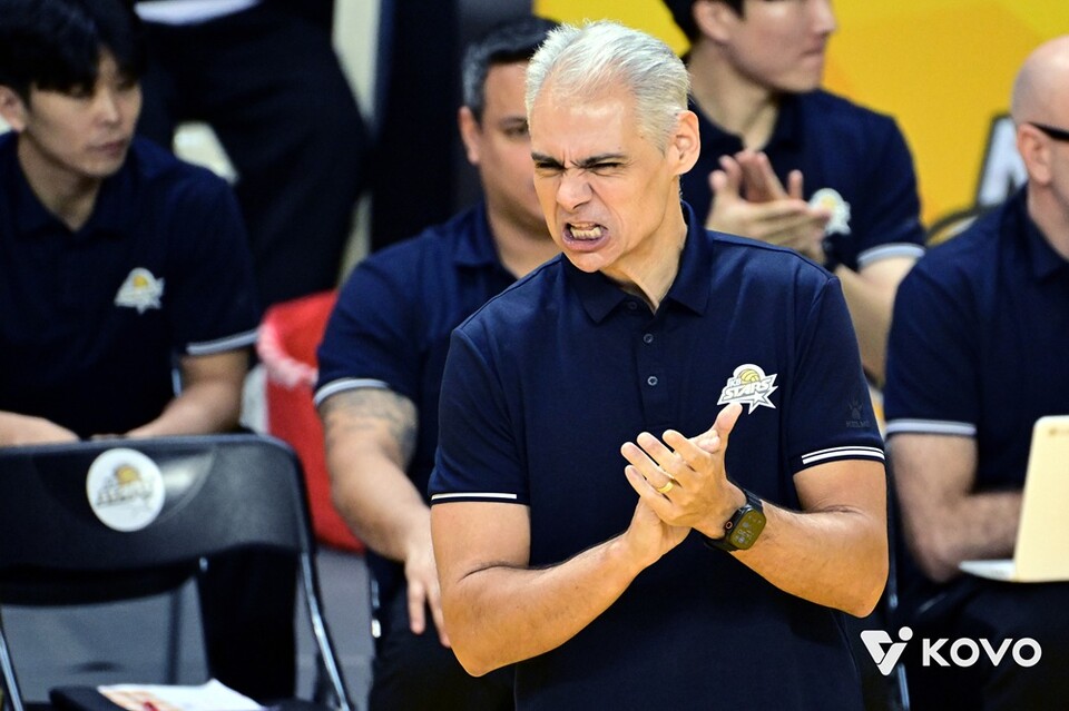 레오나르도 KB손해보험 감독. /KOVO 제공