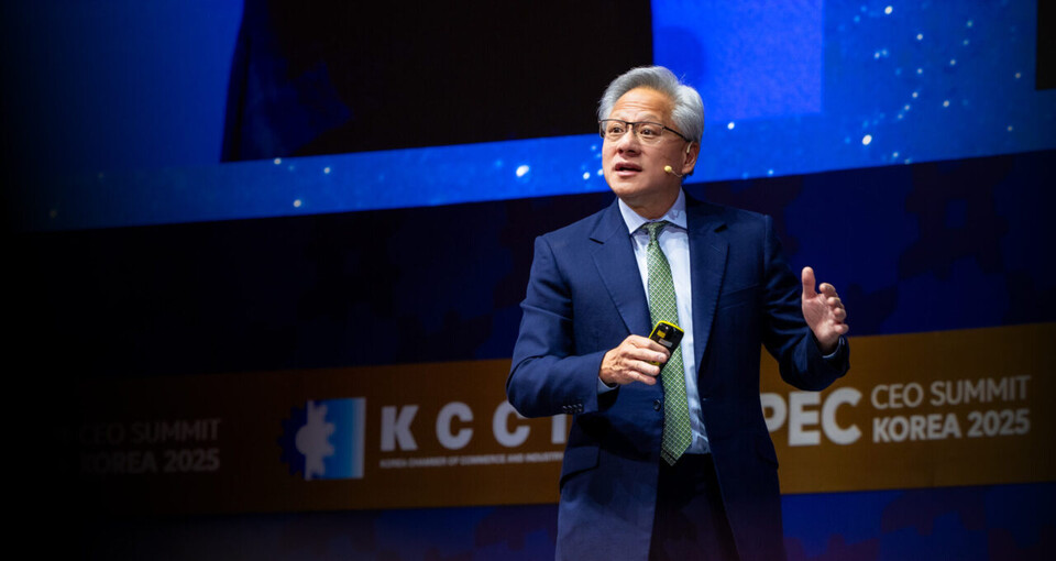 지난달 31일 경주 APEC 2025 CEO 서밋에서 발표하는 젠슨 황 엔비디아 CEO./엔비디아