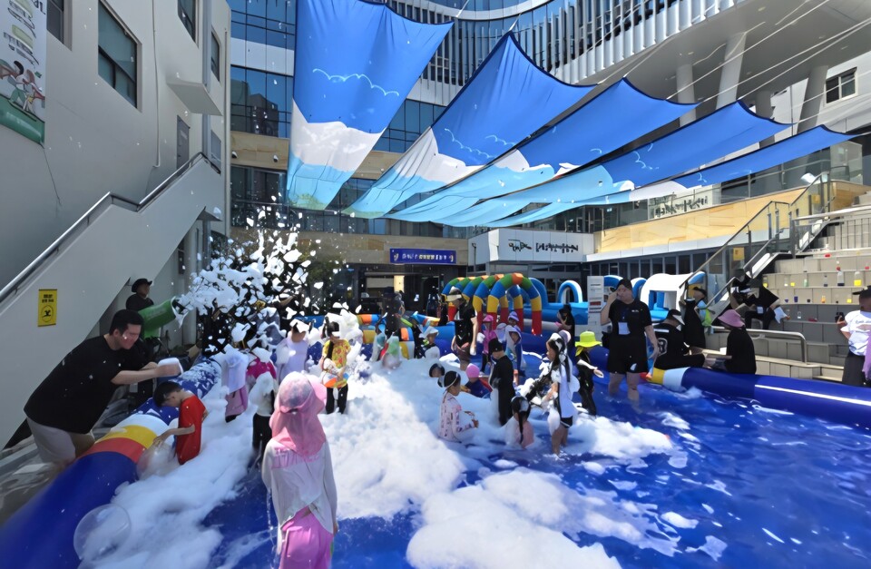 동래구, 지역 자원을 활용한 특화 프로그램 운영(빵야빵야 물놀이). 사진=부산시