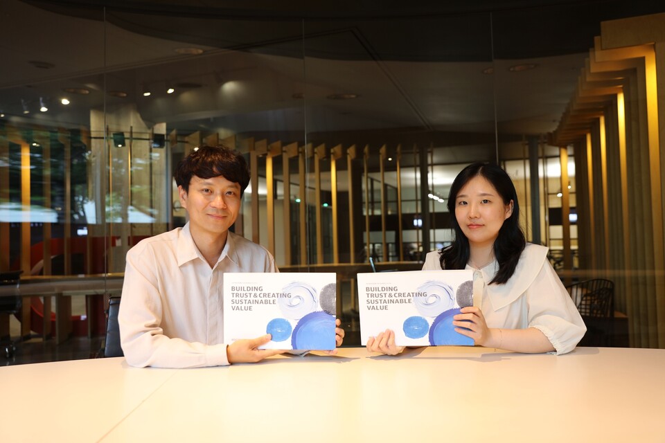 HDC현대산업개발이 한국ESG기준원(KCGS)의 2025년 ESG 평가 및 등급 공표에서 2년 연속 통합 A등급을 획득했다. (HDC현대산업개발의 2025 지속가능경영보고서)./HDC현대산업개발