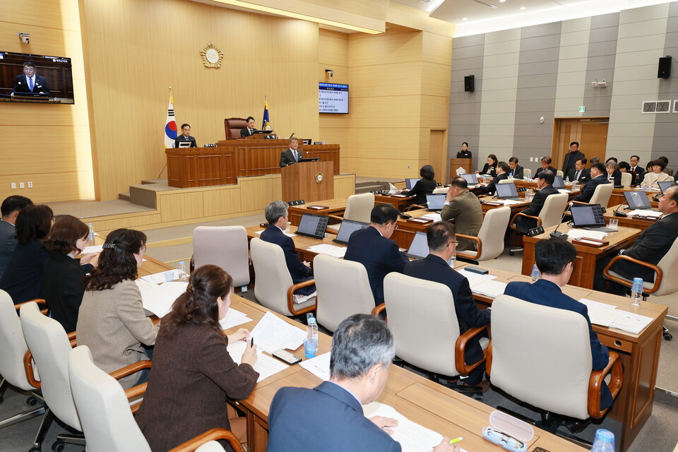예천군은 2026년도 예산안을 7,075억 원 규모로 편성해 군의회에 제출. 사진=예천군 제공