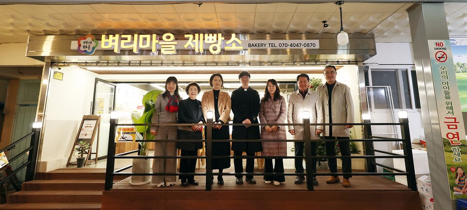 안양시의회 보사환경위원회(위원장 장명희)는 24일 제307회 제2차 정례회 기간 중 안양시장애인보호작업장 벼리마을을 방문해 근로환경과 운영현황을 점검하고 관계자들과 의견을 나눴다./ 안양시의회 제공