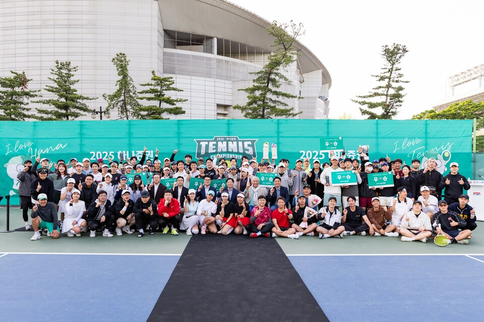 하나증권이 테니스를 기반으로 생활체육 대회 운영, 기업 간 대항전 신설, 멤버십 혜택 등 전방위 스포츠 마케팅 전략을 펼치고 있다. 사진은 지난 5월 '2025 하나증권 테니스 챔피언십'이 진행되는 모습. /사진=하나증권