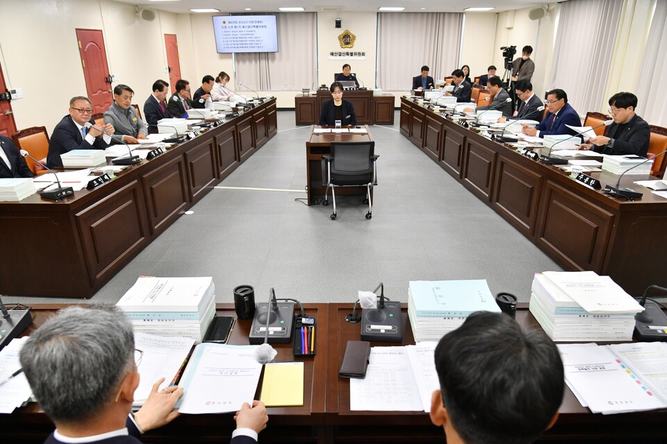  경상남도 제3회 추가경정예산안에 대한 종합심사를 실시하는 모습. 사진=경상남도의회