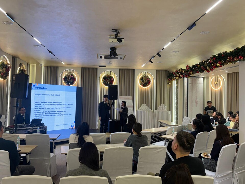 한국유나이티드제약(대표 강덕영)이 아스피린•클로피도그렐 복합제 ‘클라빅신듀오캡슐’의 몽골 시장 론칭을 위해 현지 의료진을 대상으로 세미나를 개최했다. /한국유나이티드제약 제공