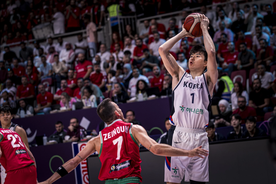 이현중이 슈팅을 시도하고 있다. /FIBA 제공