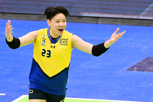 <b>여자배구</b> <b>현대건설</b>·<b>정관장</b>, 아시아쿼터 위파위·메가와 재게약