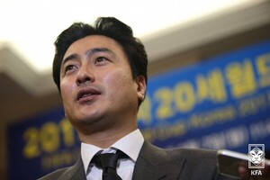 안정환의 폭로 "20년 전에도 <b>외인</b> 사령탑 자르고 대표팀 감독 되려는 사람 많...