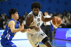 '해먼즈 29득점' <b>KT</b>, 삼성에 83-71 승… 부상 악재 이겨내고 4연승