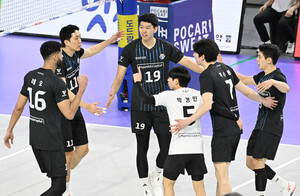'정규리그 1위 확정' <b>현대캐피탈</b>, 미리 보는 <b>챔프전</b>서 <b>대한항공</b>에 3-2 승...
