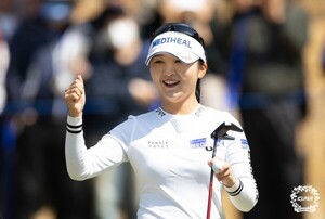 '18번홀 8m <b>이글</b> 퍼트 성공' <b>이예원</b>, <b>KLPGA</b> 국내 개막전 <b>우승</b>