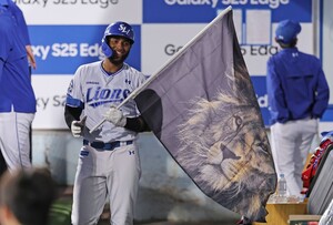 '데뷔전' <b>감보아</b> 흔든 '트리플 스틸'… 삼성, 롯데에 7-3 승