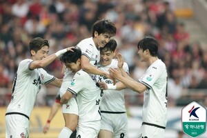 '2연승' <b>제주</b>, 강등권 탈출 시동,.. '<b>유인수 멀티골</b>' 앞세워 서울에 3-1 ...