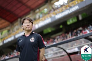 <b>기성용 이적</b>에 답한 두 사령탑… "팬들 무거운 마음 이해" 김기동, "영입...
