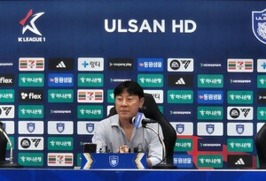 울산 반등 신호탄 쏠까… <b>신태용</b> 감독 "재밌고 공격적인 축구로 '역시 신...