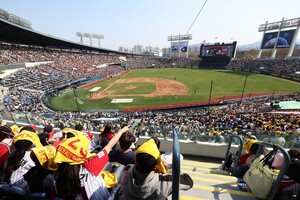 숨 쉴 틈 없는 판도 변화… '매일이 결승' <b>프로야구</b>, 치열함이 불러온 ...