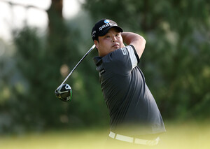 <b>황중곤</b>, KPGA 최경주 대회 2R 단독 1위… 최경주는 컷 탈락