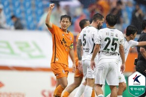 '<b>남태희 극장골</b>' 프로축구 11위 제주, 1위 전북에 1-1 <b>무승부</b>