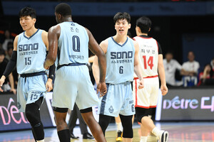 '<b>나이트</b> 25득점·켐바오 <b>더블더블</b>' 소노, SK 82-78로 꺾고 시즌 첫 승