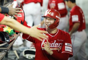 '김성욱 끝내기 홈런' 프로야구 SSG, 준PO 2차전 <b>삼성</b>에 4-3 승… 1승 1패...