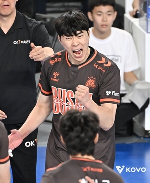 프로배구 OK<b>저축은행</b>, 현대캐피탈 꺾고 연패 탈출 성공