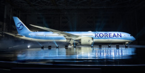 대한항공·아시아나, 통합 1년 만에 '메가 캐리어' 굳혔다...독과점·요... - 뉴스 썸네일 이미지