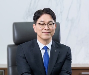 신한라이프, 건전성 과제...'재무통' 천상영 시험대[The SIGNAL] - 뉴스 썸네일 이미지