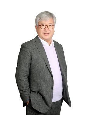 [CEO 포커스]김충호 리딩투자증권 총괄부회장이 시장의 신뢰를 잃은 이... - 뉴스 썸네일 이미지