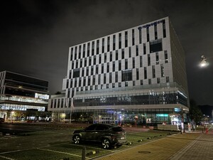 기정원, '불을 끄고 별을 켜다' 소등 행사 동참 - 뉴스 썸네일 이미지