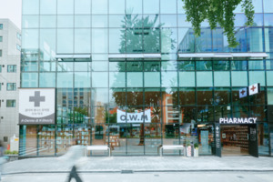 콘스탄트 리필드, OWM 약국 입점...전문 유통 확대 - 뉴스 썸네일 이미지