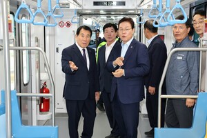 "모친상은 어때요?"박완수 도지사·나동연시장, 양산도시철도 합동 방문 - 뉴스 썸네일 이미지